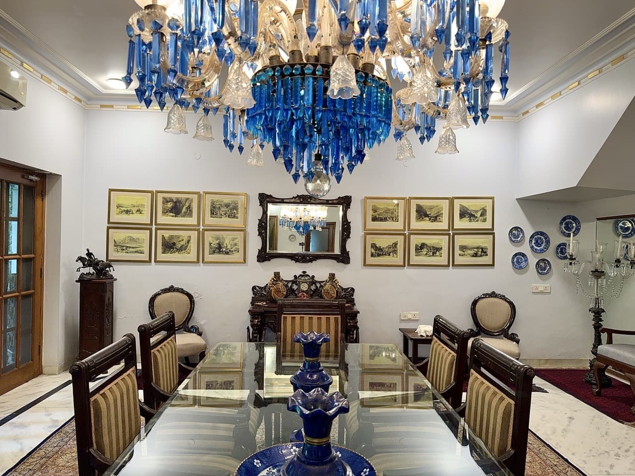 A Story Teller's Home - Image 5