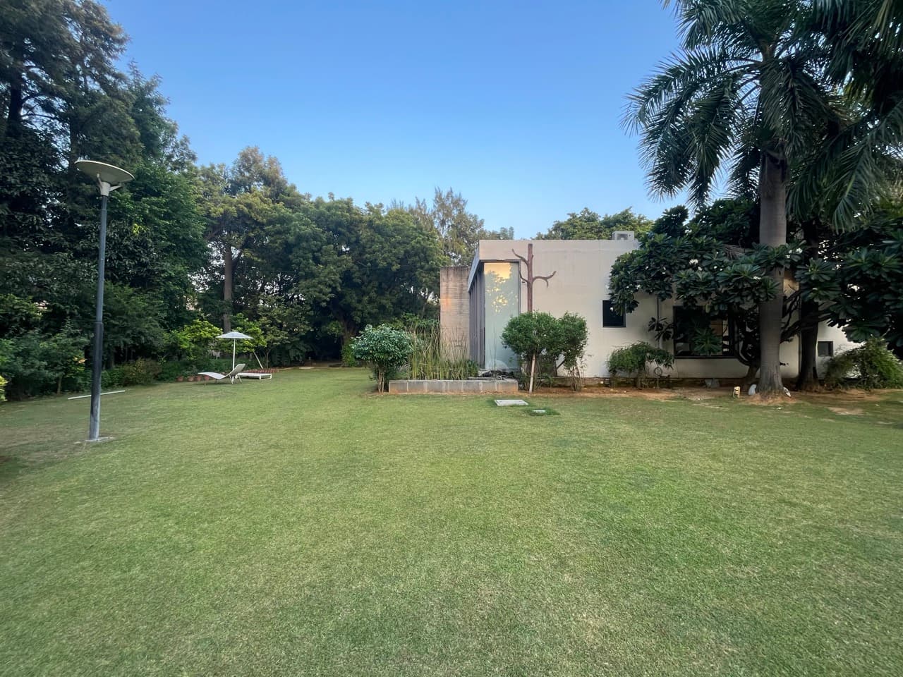 The Palm Court Lawn - Image 2