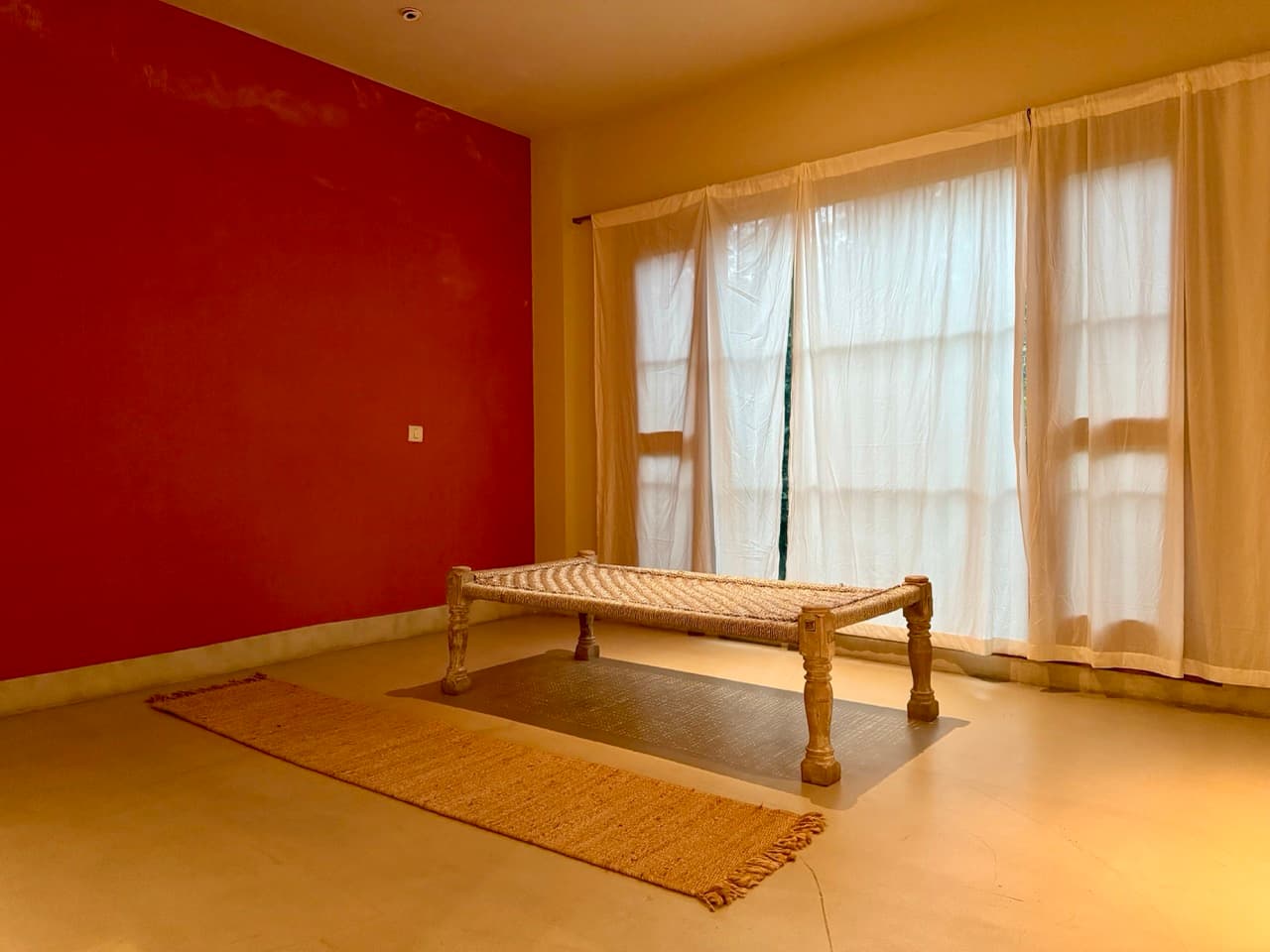 The Minimalist Retreat - Image 3