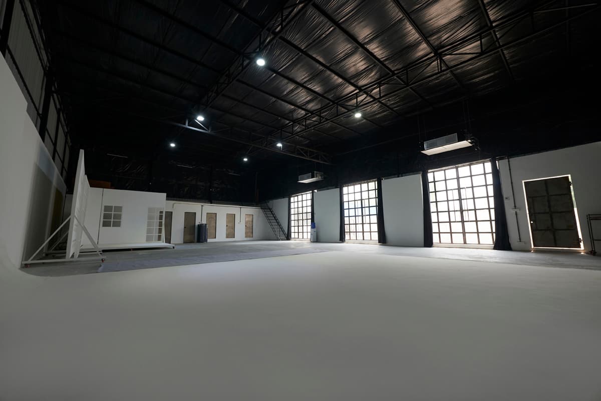The Sunlit Cyclorama - Image 5
