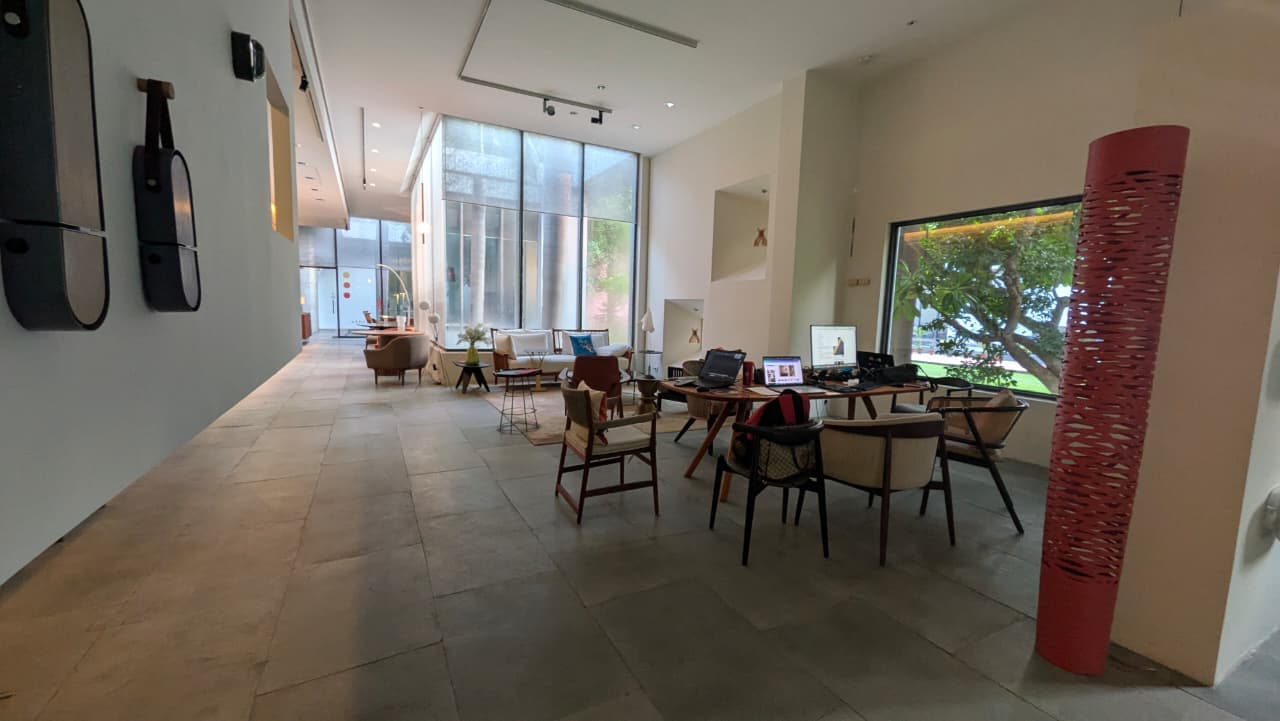 The Designer Lounge - Image 4