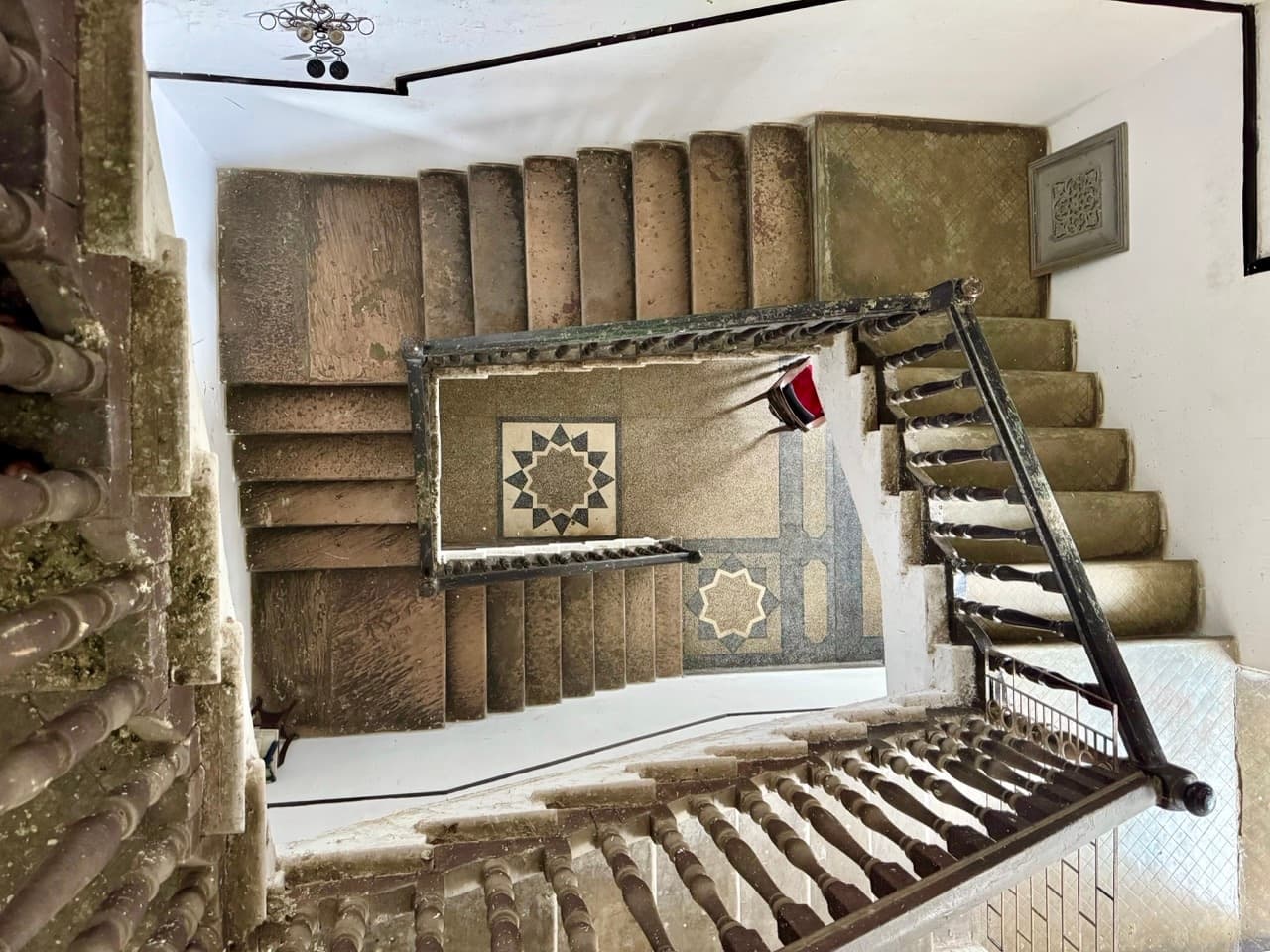 Delhi's Colonial Gem - Image 4