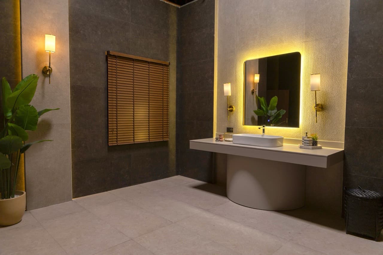 Luxury Home Studio - Image 5