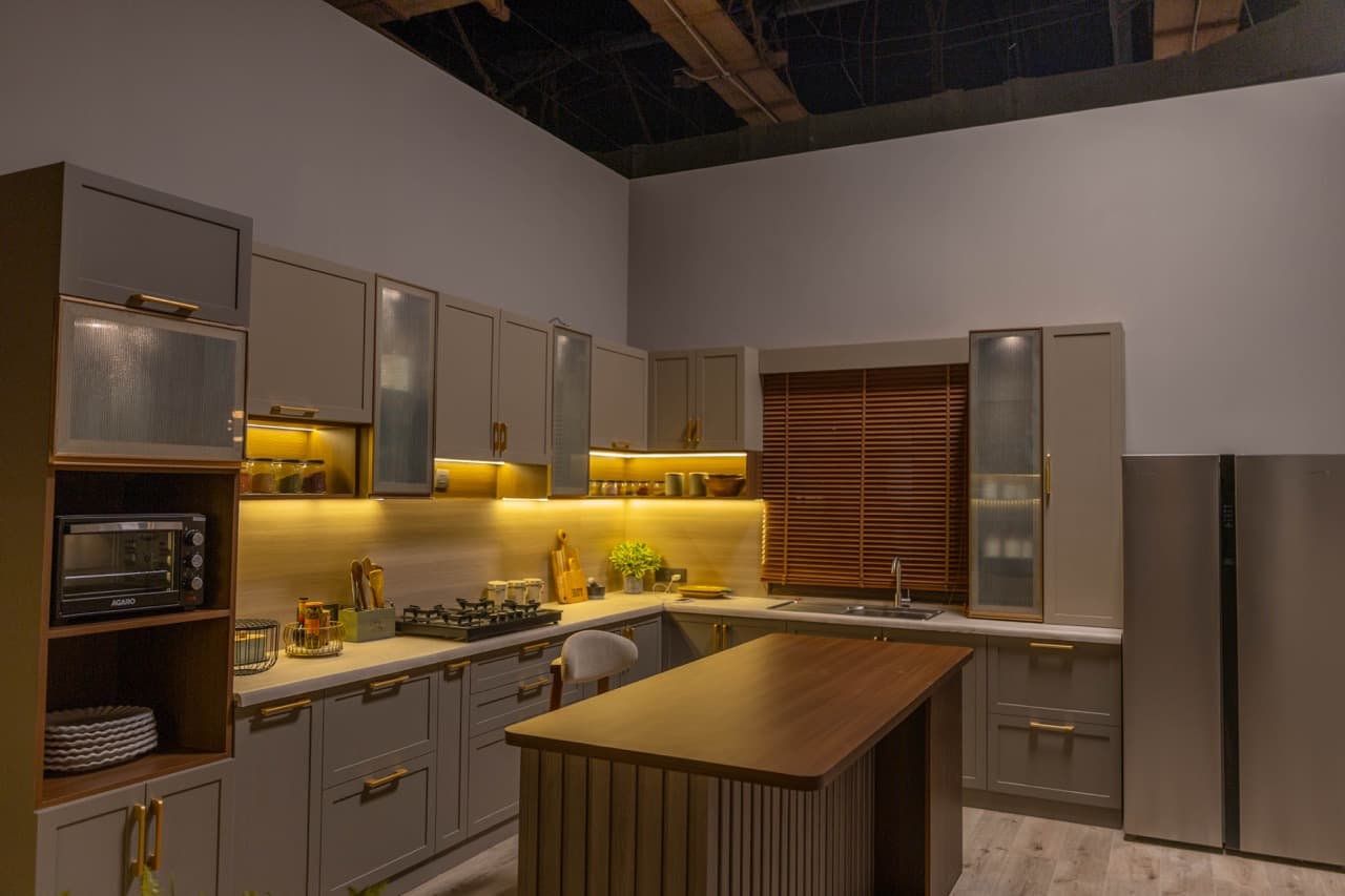 Luxury Home Studio - Image 4