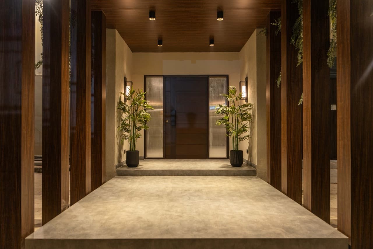 Luxury Home Studio - Image 4