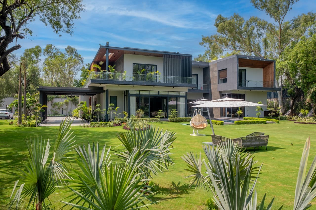 The Layered Farmhouse (for shoots) - Image 2