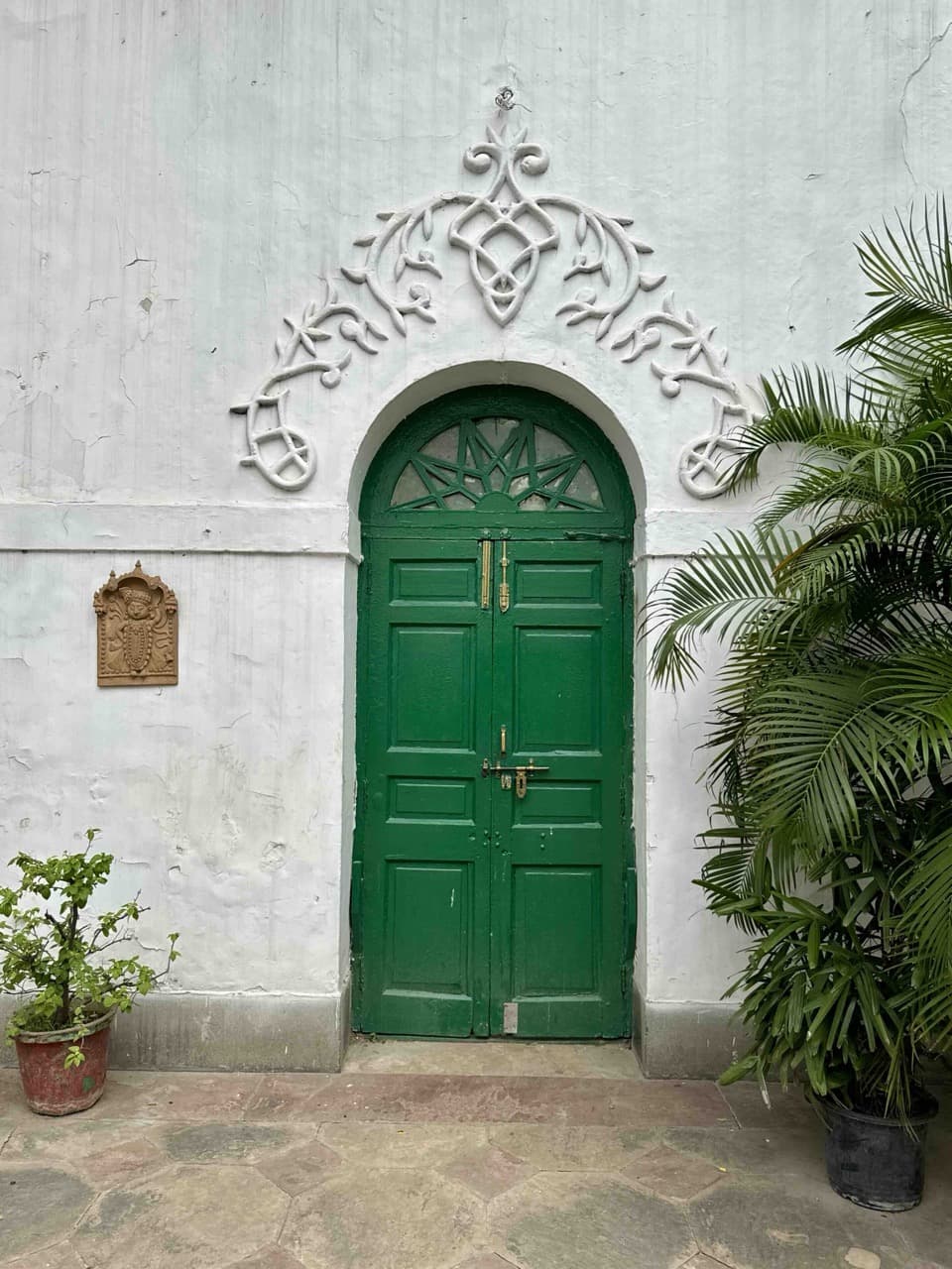 Colonial Courtyard of Lutyen's Delhi - Image 4